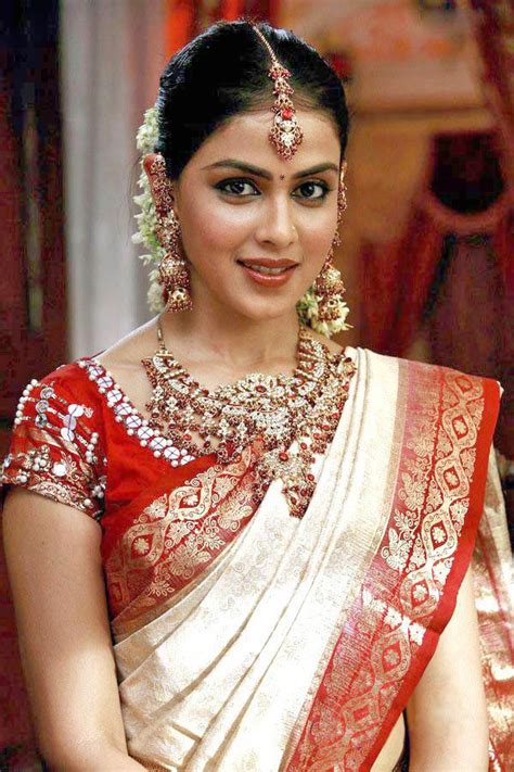 south actress in bridal saree photo stills hot welcomenri