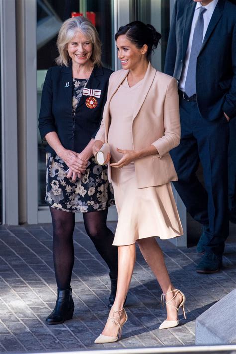 meghan markle visits the national theatre in london 01