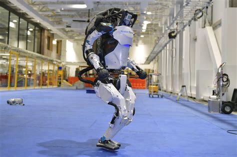 humanoide roboter tesla optimus koennte die welt veraendern galileo