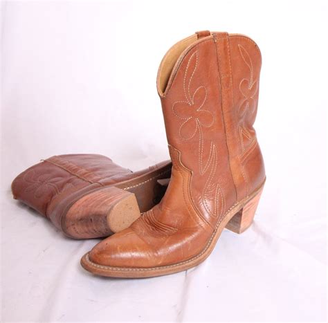 vintage brown leather heeled cowboy boot western boot cuban heel   usa