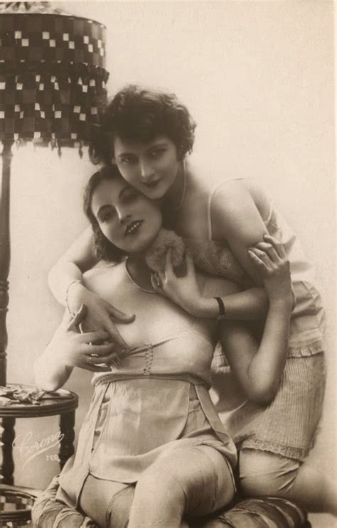 Interesting Vintage Photos Of Lesbian Loves ~ Vintage Everyday