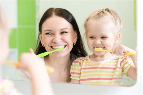 simple tricks  brushing  childs teeth   dentist