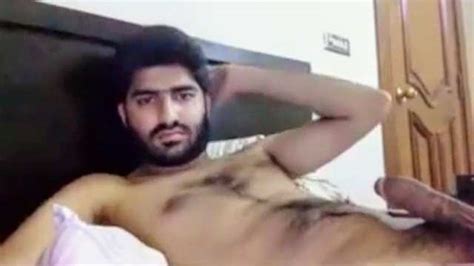 indian gay video of a horny and sexy desi hunk jerking off his big dick on cam indian gay site