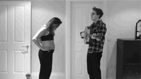 couple documents wife s pregnancy in heartwarming time