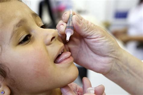 horário dos postos de saúde para a vacinação contra polio