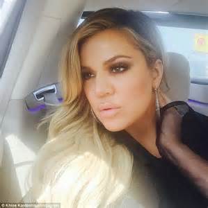 khloe kardashian pouts and wears a black hijab in selfies in united arab emirates daily mail