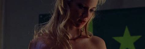 amy smart topless in road trip nude