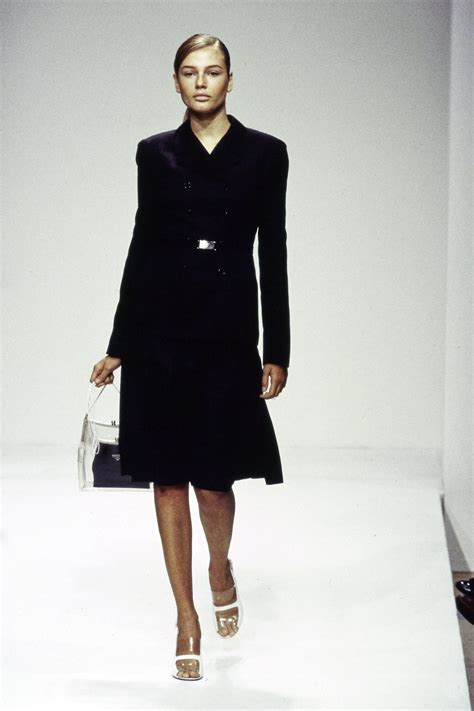 prada spring 1995 ready to wear fashion show collection