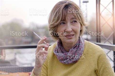 Free Mature Smoking Women