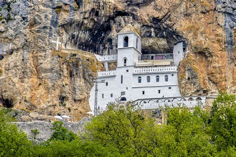 felsenkloster ostrog montenegro franks travelbox