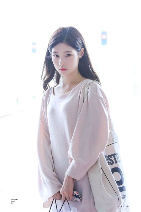 pin oleh swoɴιe🌙 di korean cᥱᥣᥱbrιtιᥱs wanita pakaian bandara pakaian