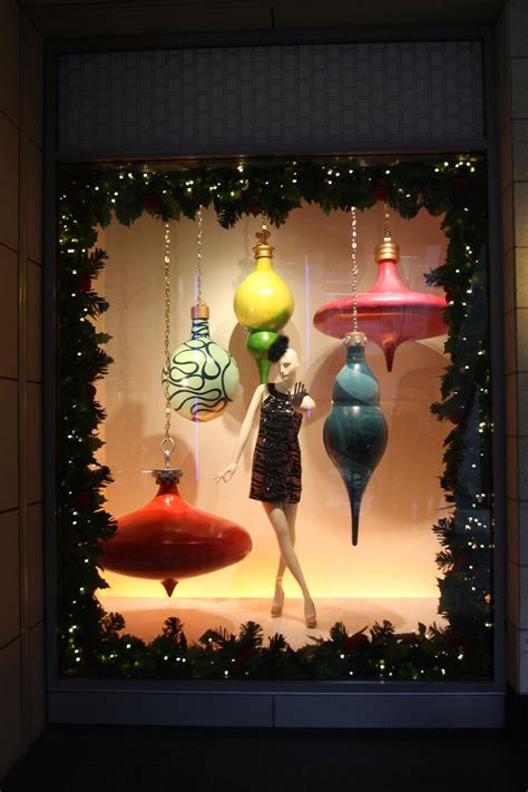 window shopping  stunning holiday displays  la