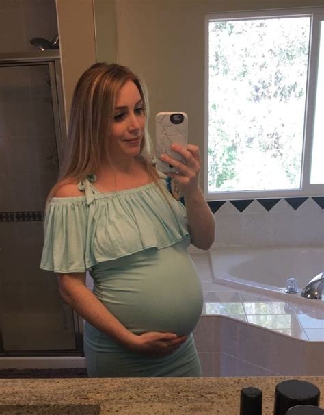 Pin On Maternity Selfies