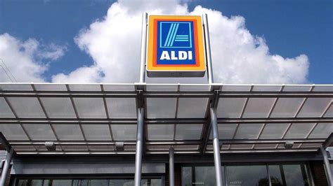 aldi joins companies requiring customers  wear face masks
