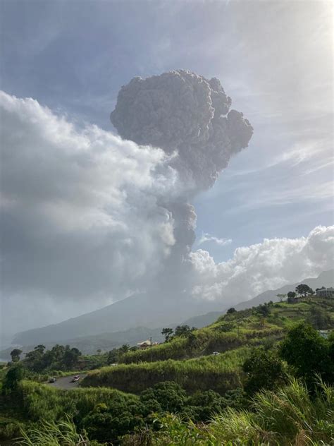 explosive eruption confirmed  st vincents la soufriere volcano global voices