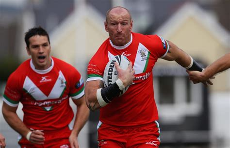 rugby star gareth thomas says he scrubbed his body after