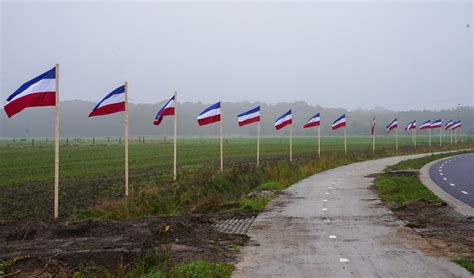 nog veel meer omgekeerde vlaggen  putten de puttenaer nieuws uit de regio putten