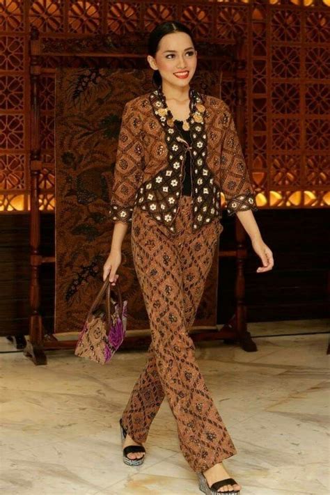 chic batik outfits   trend fashion batik dress modern batik