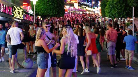 Brits Planning Boozy Holidays To Magaluf Warned Pub Crawls And Party