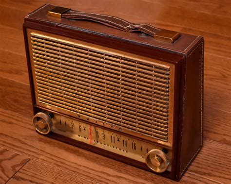 vintage philco portable transistor radio model tbr  band