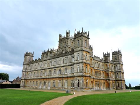 visit highclere castle  real downton abbey traveling  aga