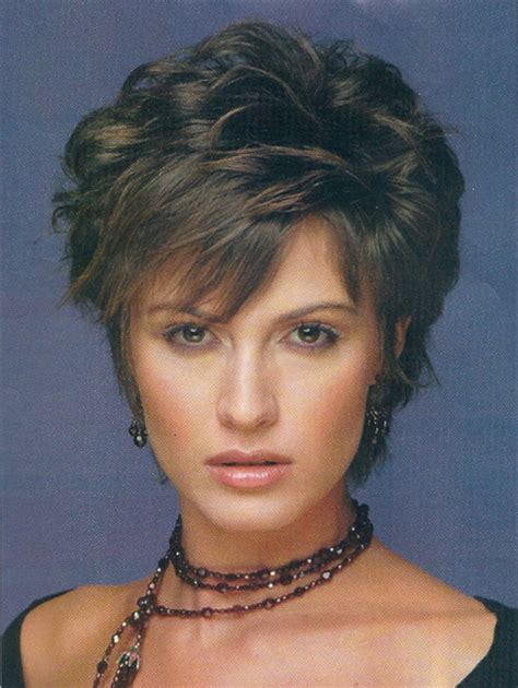 Short Layered Hairstyles For Women Over 40