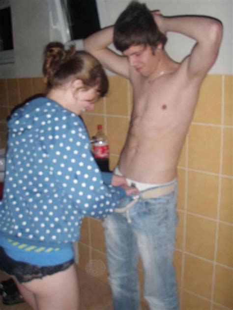 college shower threesome 43 in gallery pikileaks amateur college teens shower threesome