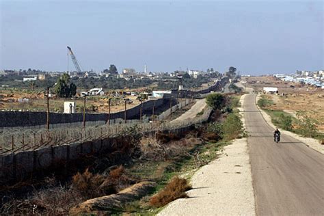 gaza border  egypt  building  steel underground wall csmonitorcom