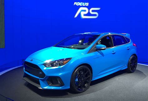 ford focus rs coming  america  video  fast lane car