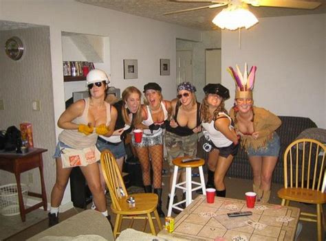 college girls at halloween parties 98 pics