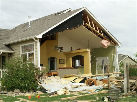 ways  prepare  home damage  disasters home owner ideas contractor directory