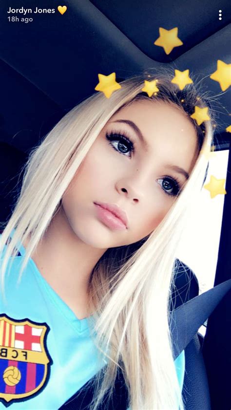Pin By W Nur Alia On Jordyn Jones Snapchat Girls Blonde Girl Selfie