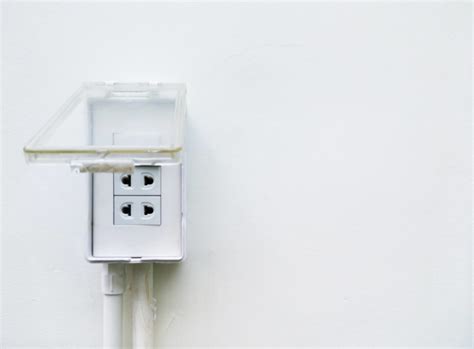 outdoor electrical outlets installation  safety tips