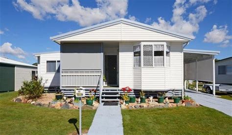 advantages  buying mobile homes  sale