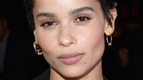 Zoë Kravitz Poses Nude On The Cover Of Rolling Stone Re Creating Lisa
