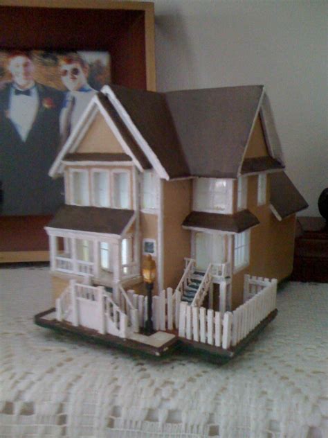 box  laura    miniature   house complete