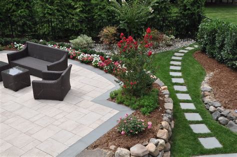 pictures  landscaping ideas  small backyards