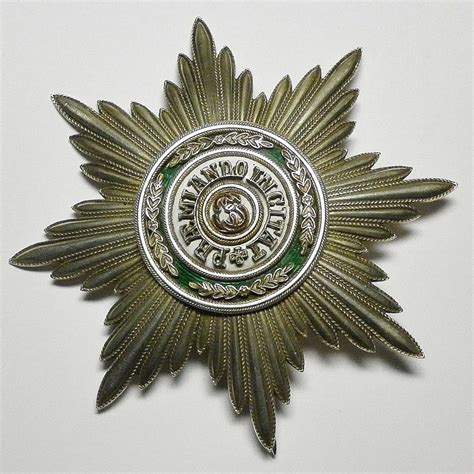 custom shape medals bespoke custom medals  badges