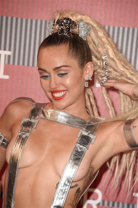 Sexy Pics Of Miley Cyrus From Mtv Vma 2015 The Fappening