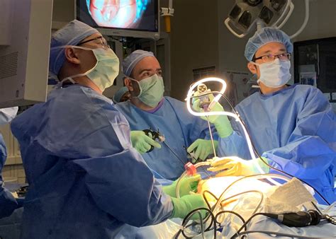 fetal surgery  spina bifida   safer  baby  mom stat