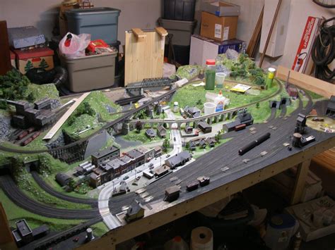 zacks amazing     scale model train layout