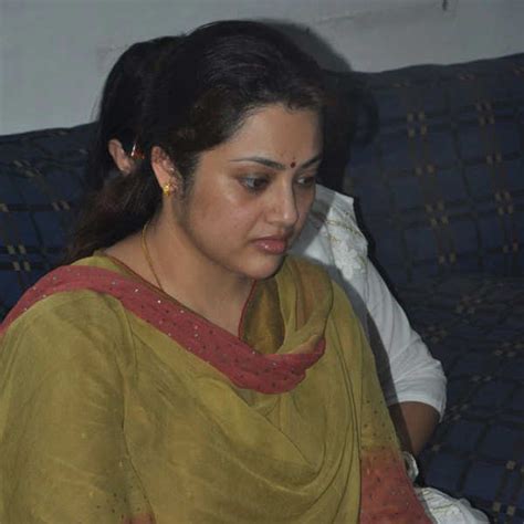 Meena Pays Her Last Respect To Actress Manjula In Chennai