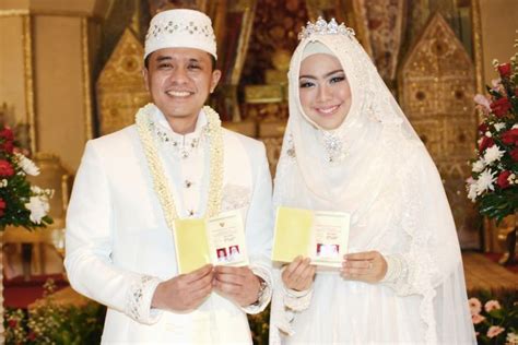 30 best images about islamic wedding dress on pinterest javanese kebaya and muslim