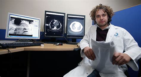 For Radiologist Patient Photos Make Scans More Personal The New York