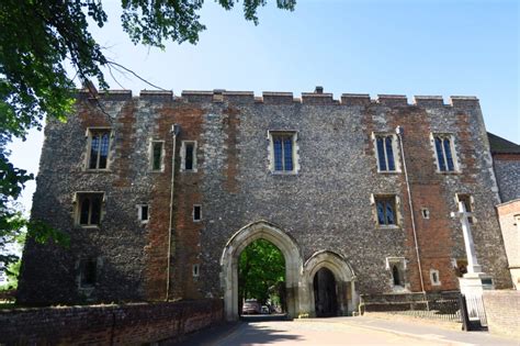 abbey gate st albans hertfordshire