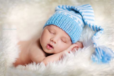 sleepy baby photography  preview