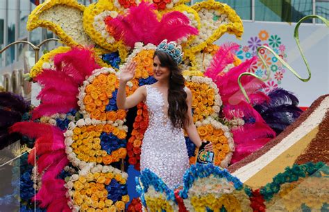 experience  ecstatic colors  joy  carnaval  ecuador andean travel company