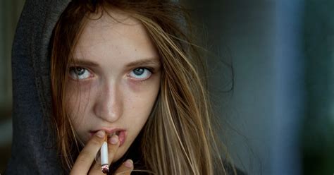 21 Adolescents Admit Why They Started Smoking In Their Pre Teens