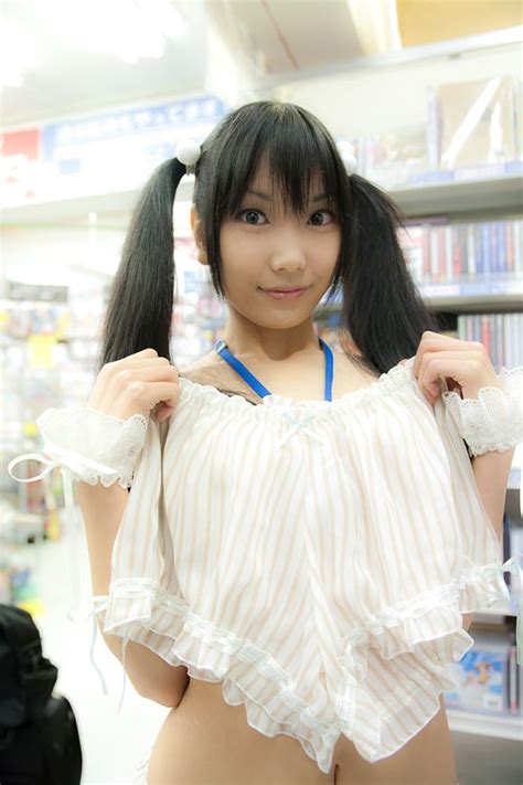 sexy very cute สาวญี่ปุ่น พนักงานร้านหนังสือญี่ปุ่น ใส่