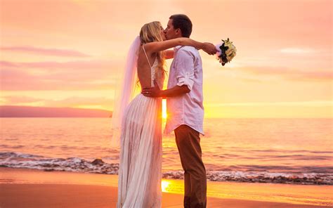 kiss  sunset cute couple marriage newly married images  beach hd